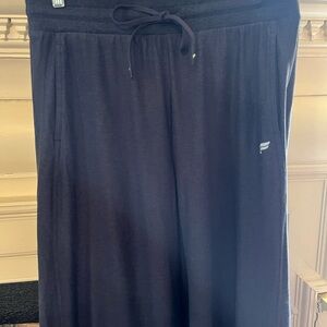 Fabletics Women’s Navy Blue Wide Leg Pants  Sz Large NWT
